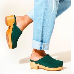 CHARLOTTE STONE Martino Emerald suede clog sz 9